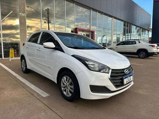 HYUNDAI HB20 1.0 COMFORT 12V FLEX 4P MANUAL HYUNDAI HB20 1.0 COMFORT 12V FLEX 4P MANUAL